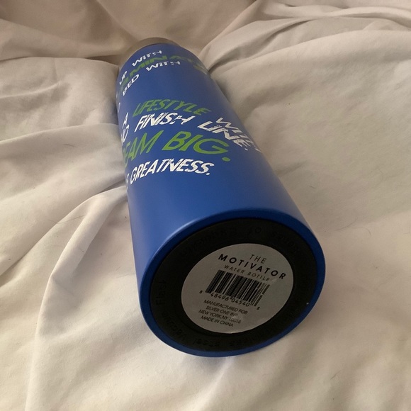 Silver One Stainless Steel 24 oz Water Bottle - Picture 6 of 6